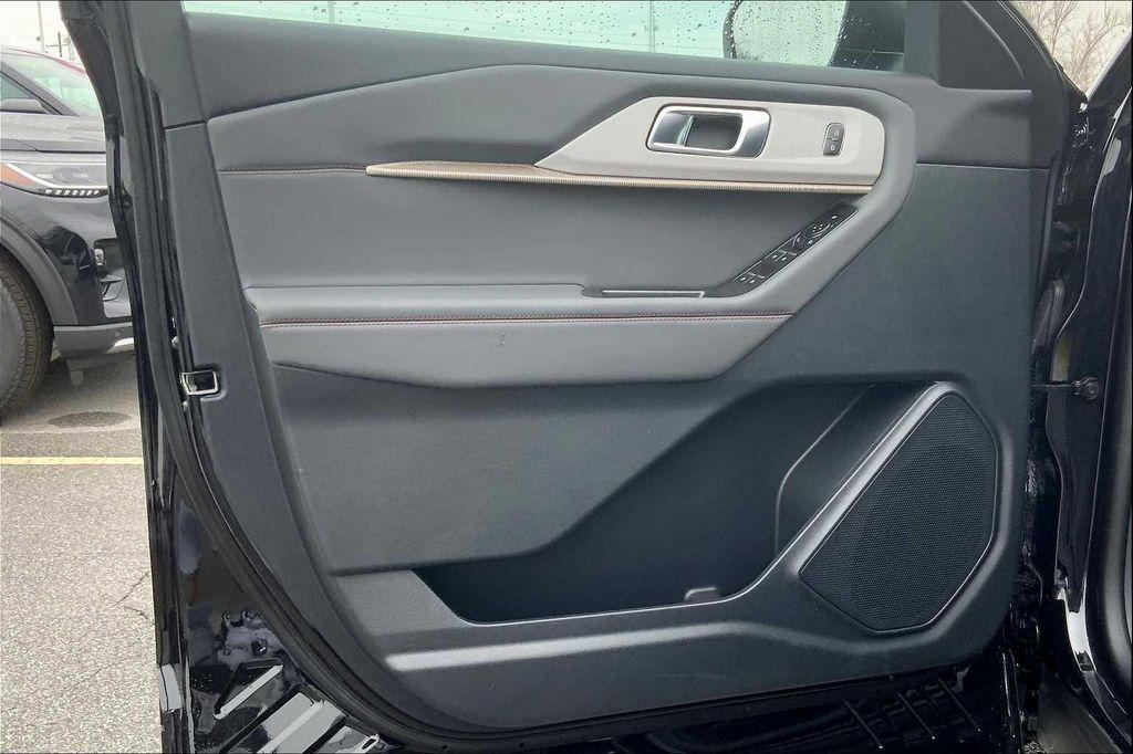 new 2025 Ford Explorer car, priced at $39,653