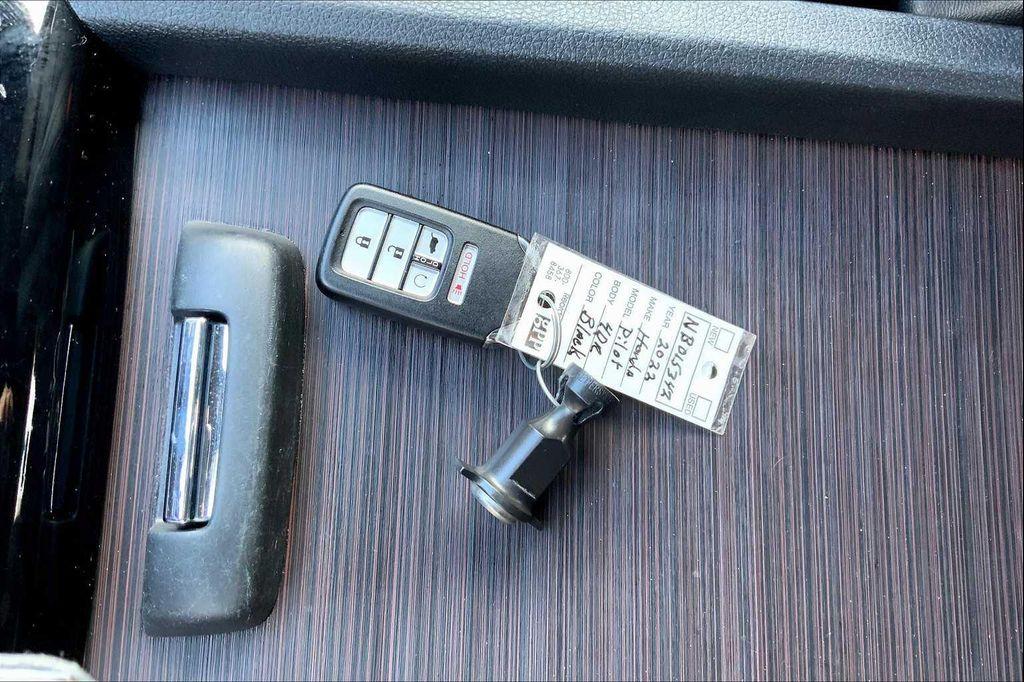 used 2022 Honda Pilot car, priced at $30,989