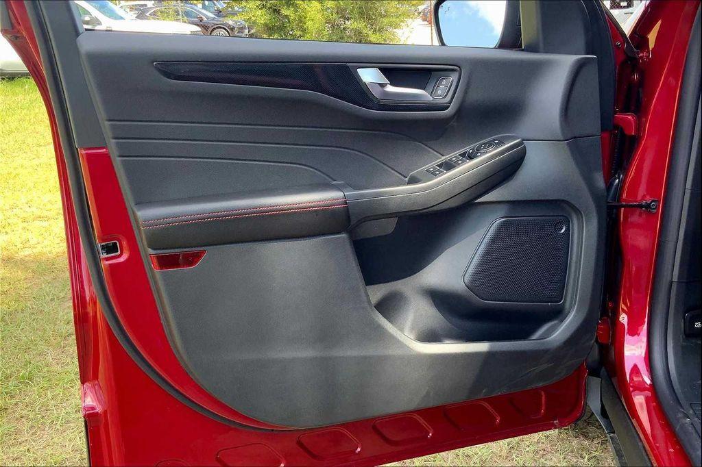 new 2025 Ford Escape car, priced at $32,106