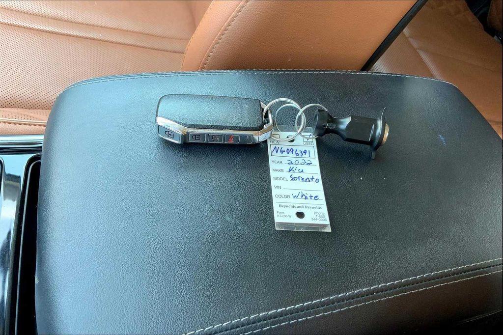 used 2022 Kia Sorento car, priced at $27,700
