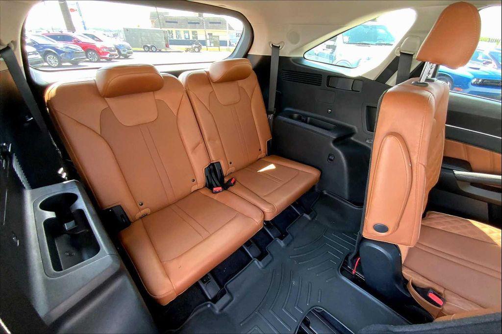 used 2022 Kia Sorento car, priced at $27,700