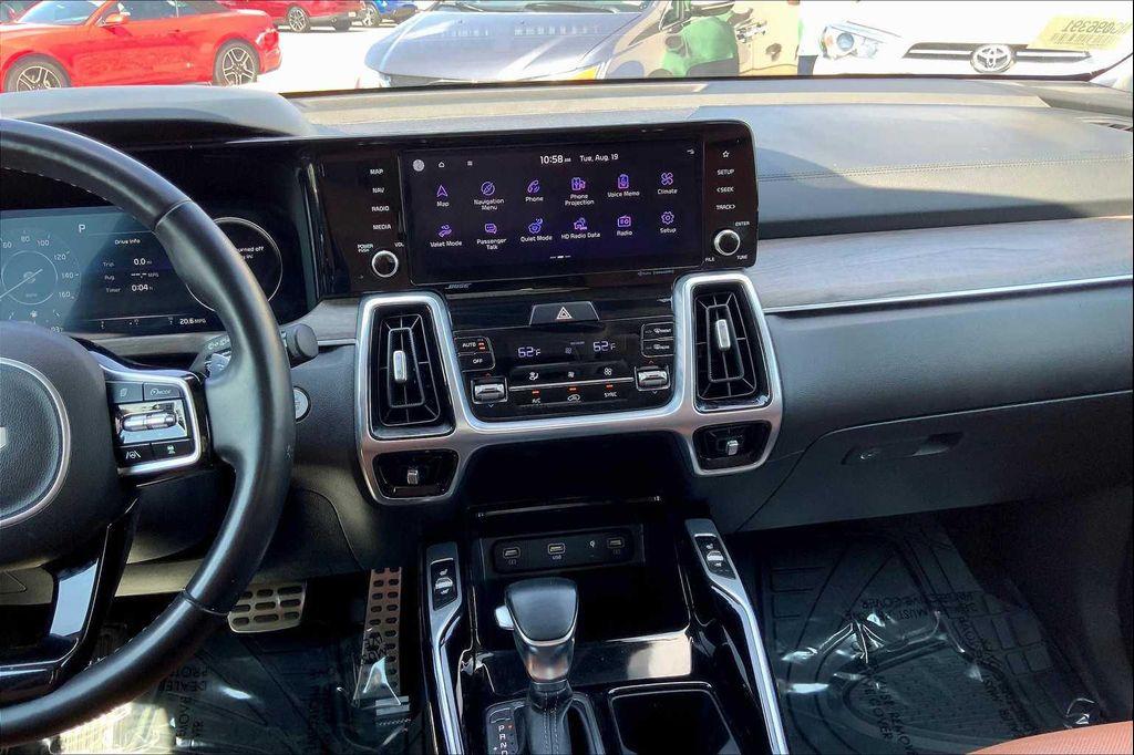 used 2022 Kia Sorento car, priced at $27,700