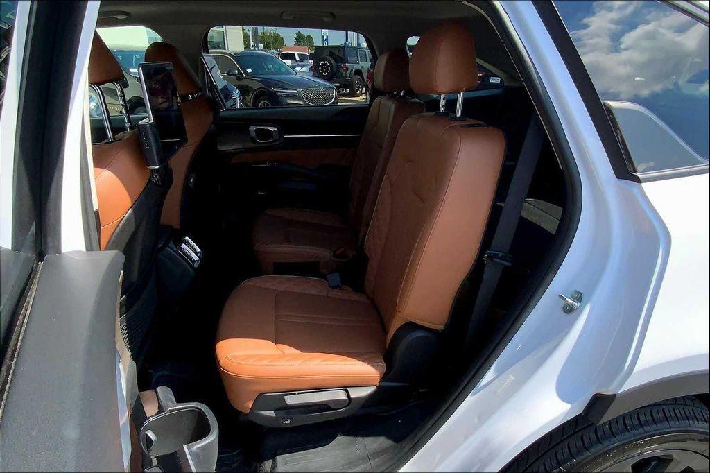 used 2022 Kia Sorento car, priced at $27,700