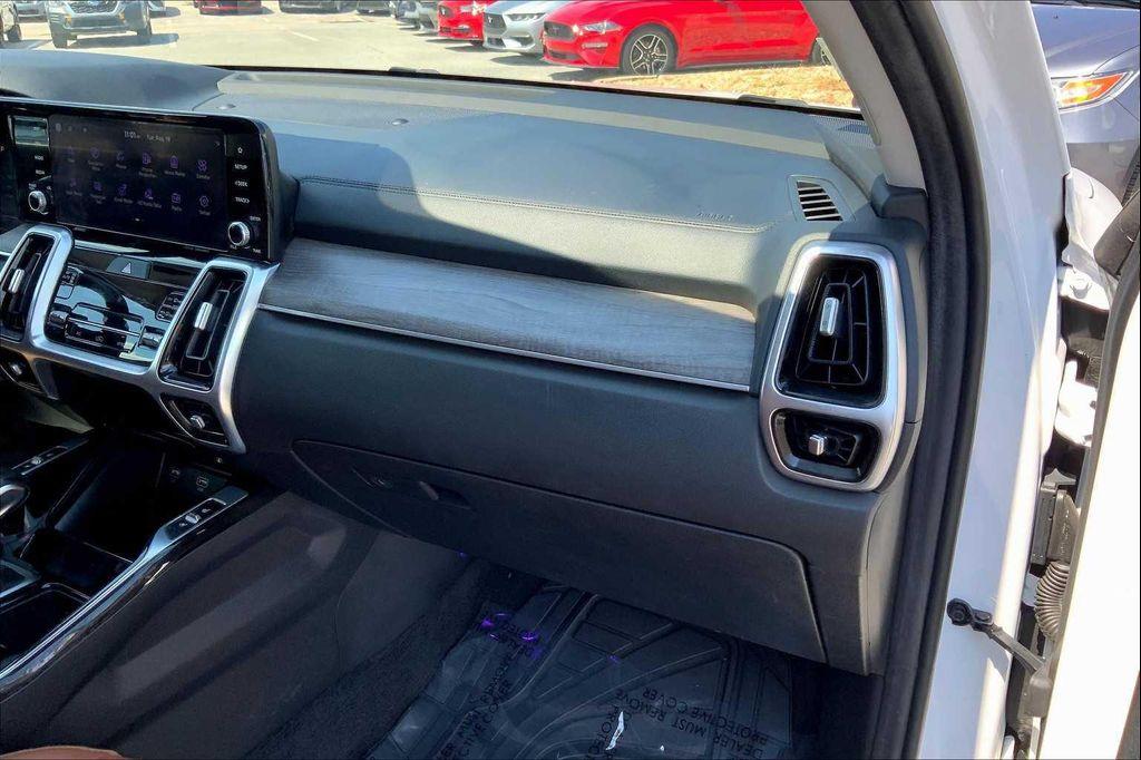 used 2022 Kia Sorento car, priced at $27,700