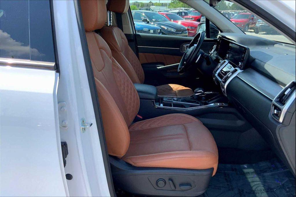 used 2022 Kia Sorento car, priced at $27,700