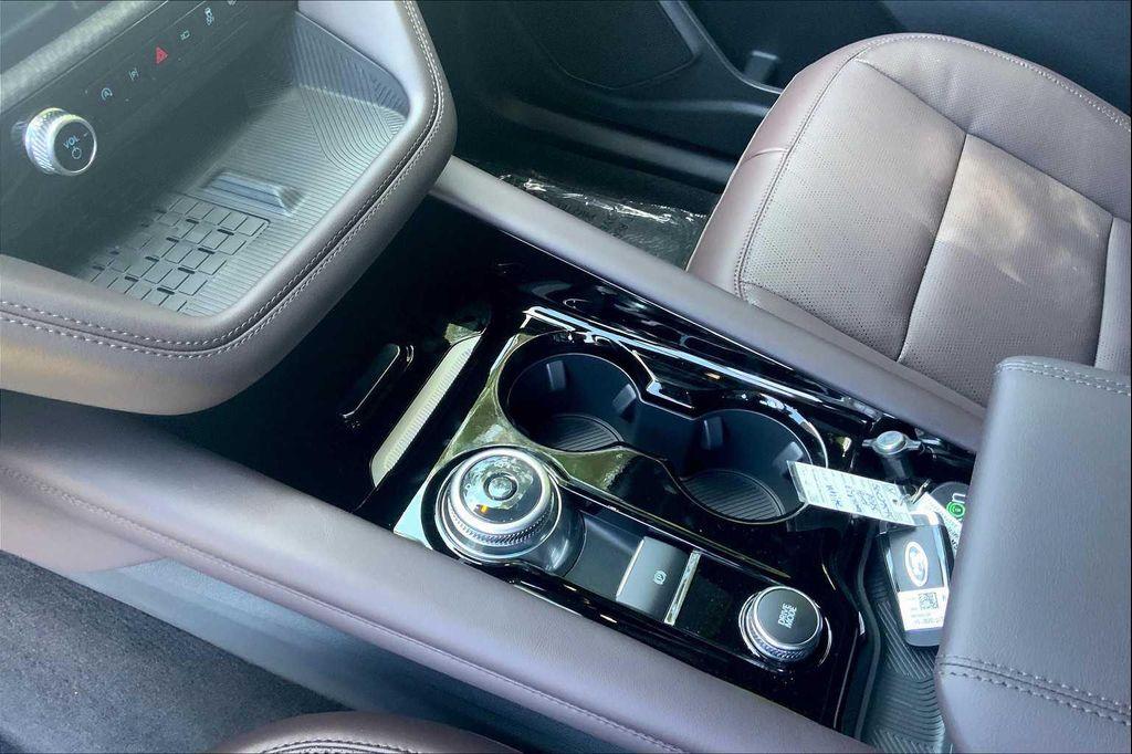 new 2025 Ford Explorer car, priced at $51,817