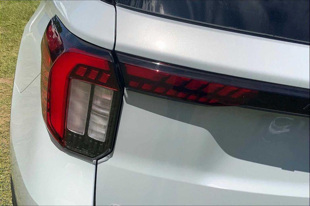 new 2025 Ford Explorer car, priced at $51,817