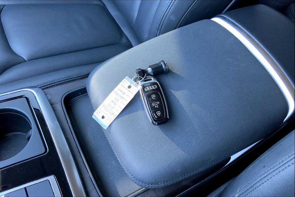 used 2022 Audi Q7 car, priced at $24,500