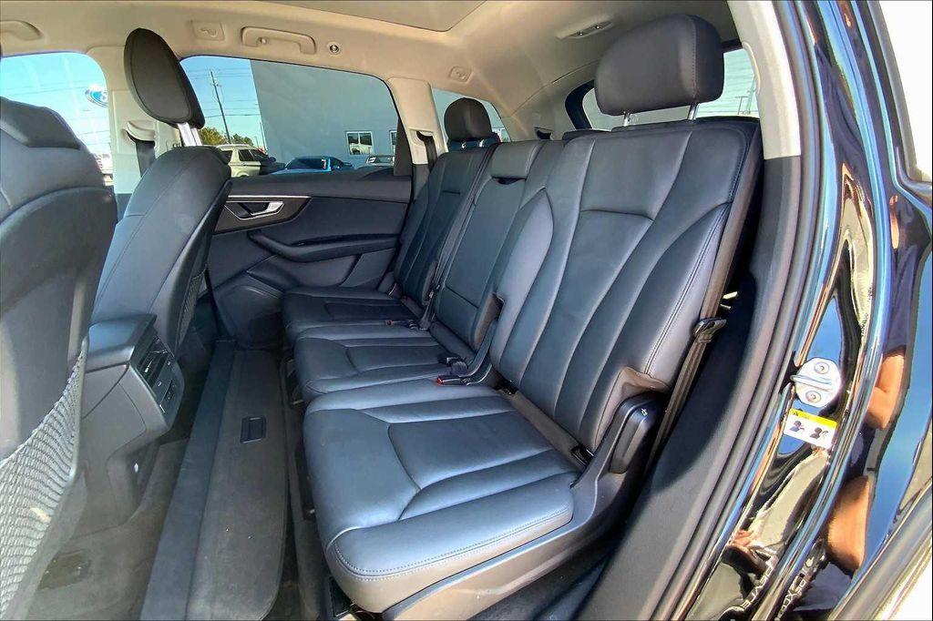 used 2022 Audi Q7 car, priced at $24,500