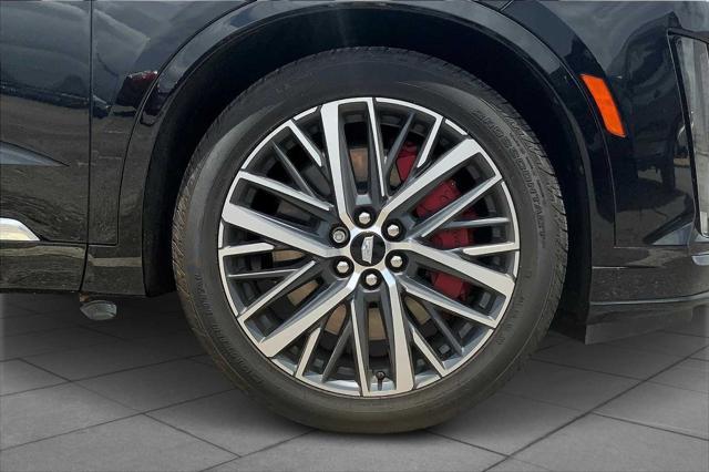 used 2023 Cadillac XT6 car, priced at $44,070