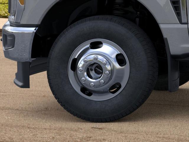 new 2025 Ford F-350 car, priced at $72,400