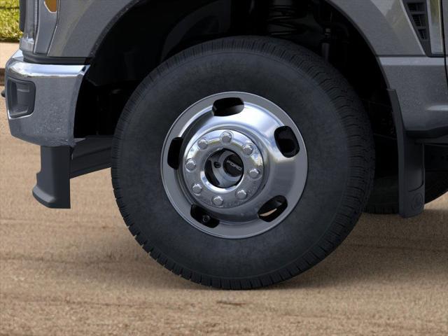 new 2025 Ford F-350 car, priced at $72,400