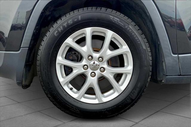 used 2016 Jeep Cherokee car, priced at $8,900