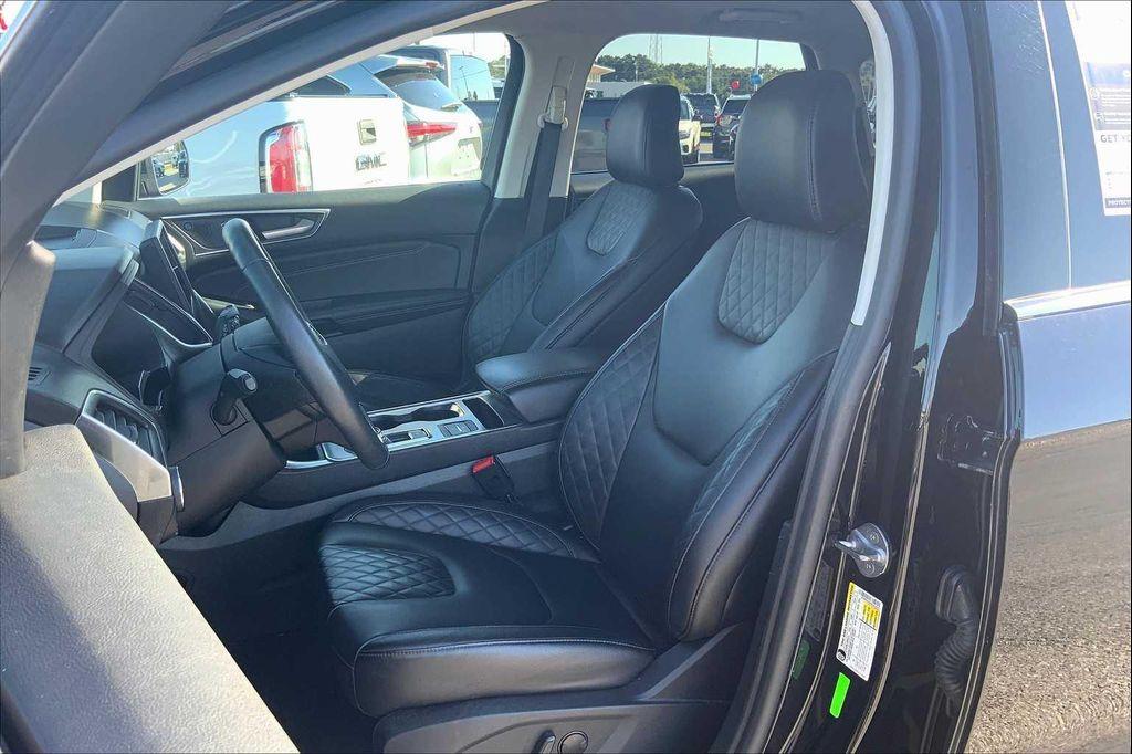 used 2024 Ford Edge car, priced at $26,900