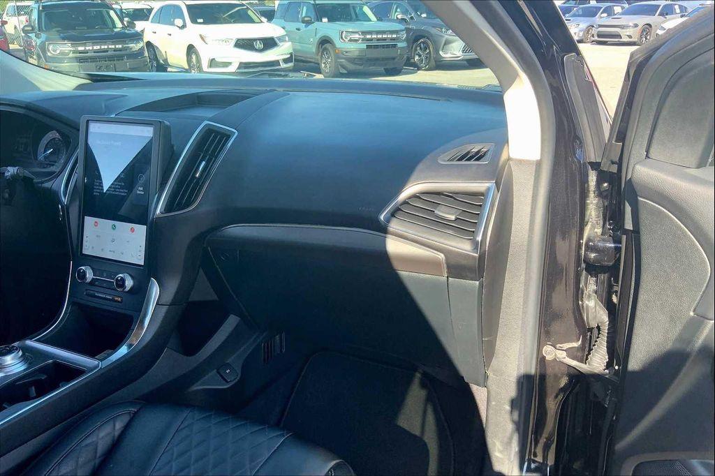 used 2024 Ford Edge car, priced at $26,900