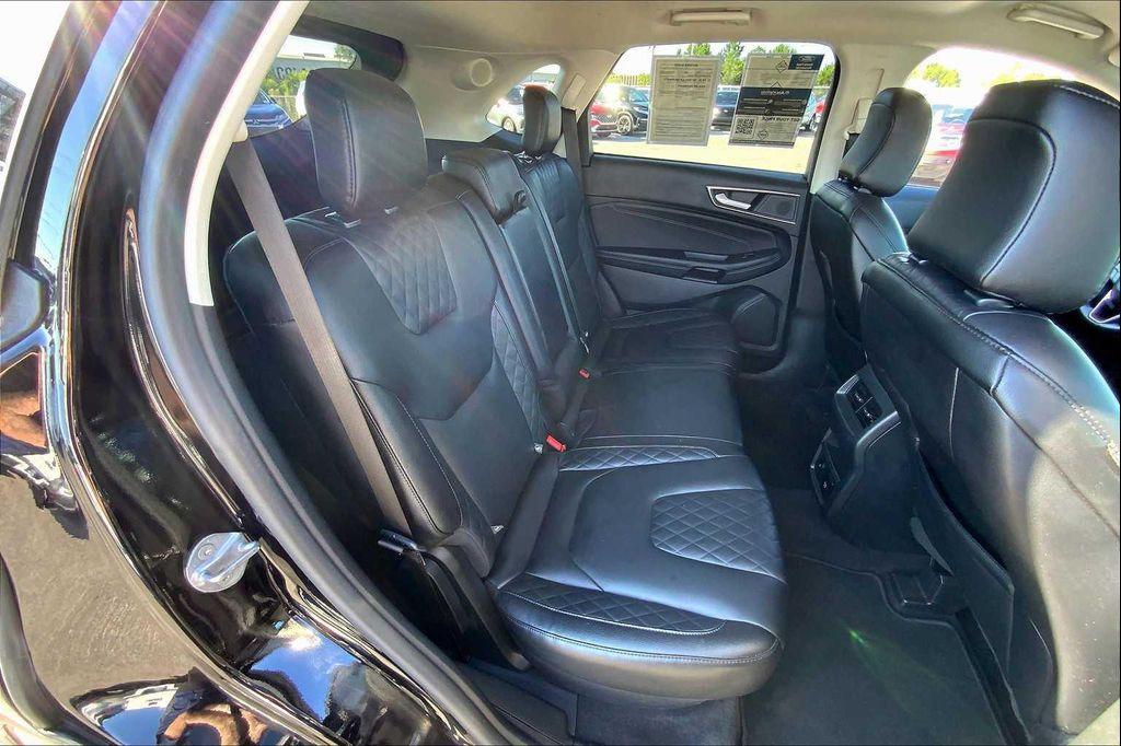 used 2024 Ford Edge car, priced at $26,900