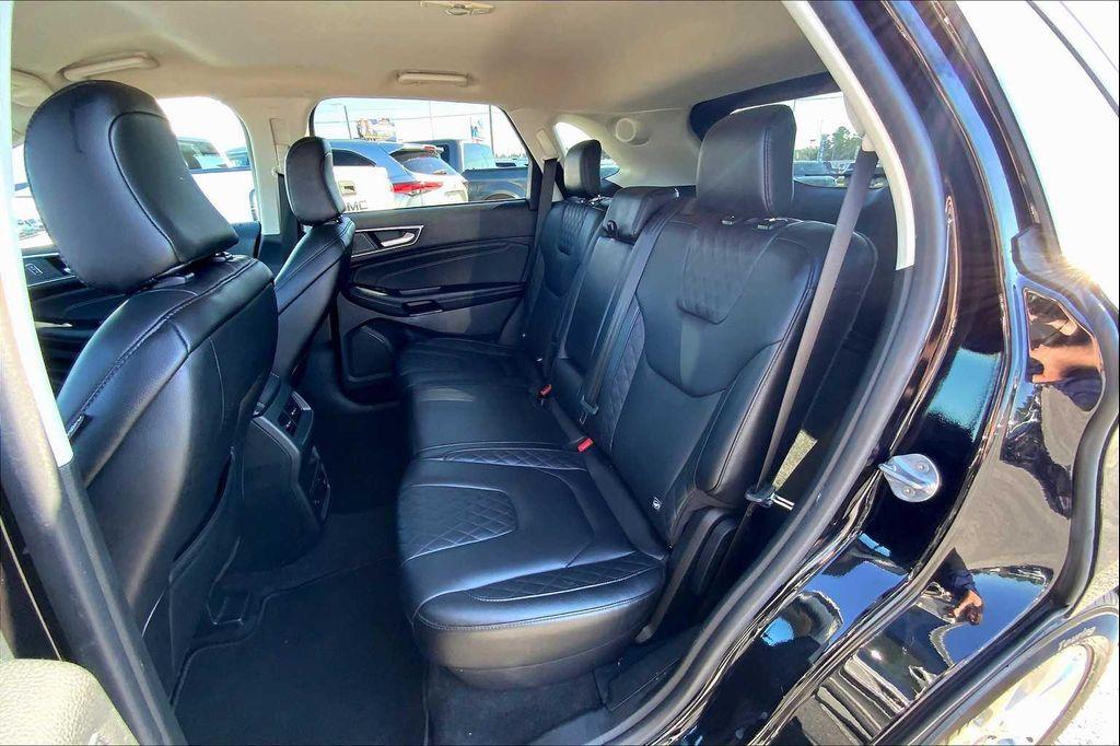 used 2024 Ford Edge car, priced at $26,900