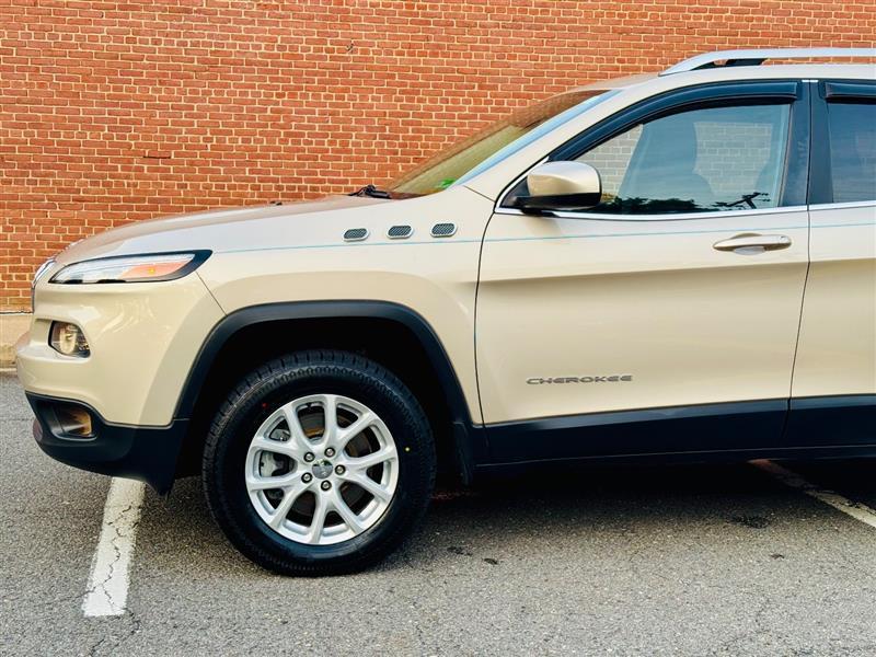 used 2015 Jeep Cherokee car, priced at $14,995