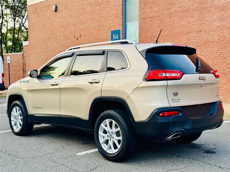 used 2015 Jeep Cherokee car, priced at $14,995