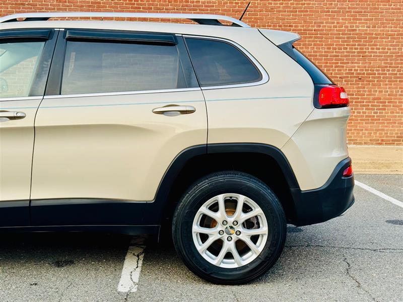 used 2015 Jeep Cherokee car, priced at $14,995