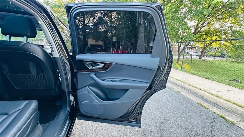 used 2018 Audi Q7 car