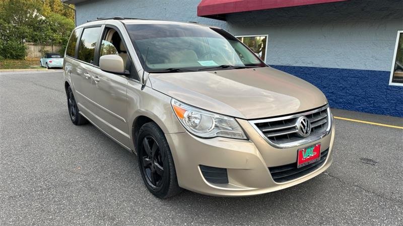 used 2009 Volkswagen Routan car, priced at $5,995