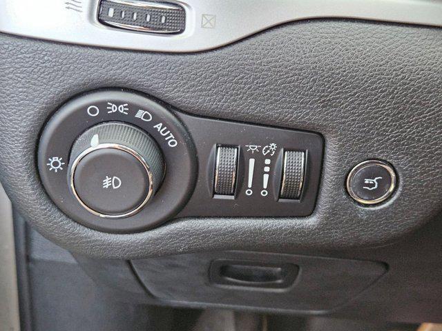 used 2015 Jeep Cherokee car, priced at $10,257