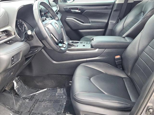 used 2020 Toyota Highlander car, priced at $27,740