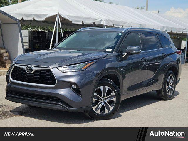 used 2020 Toyota Highlander car, priced at $27,740