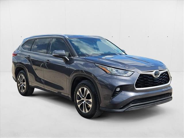used 2020 Toyota Highlander car, priced at $27,740