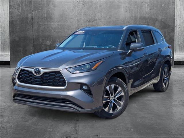 used 2023 Toyota Highlander car, priced at $31,886