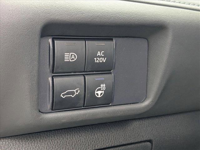 used 2021 Toyota Highlander Hybrid car, priced at $35,612