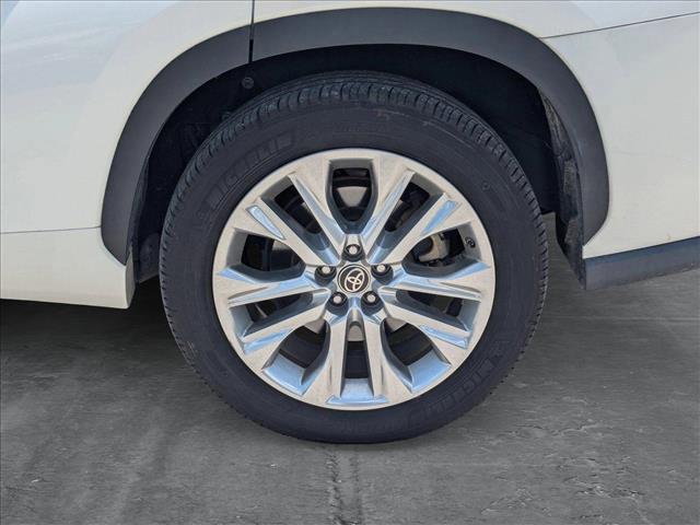 used 2021 Toyota Highlander Hybrid car, priced at $35,612
