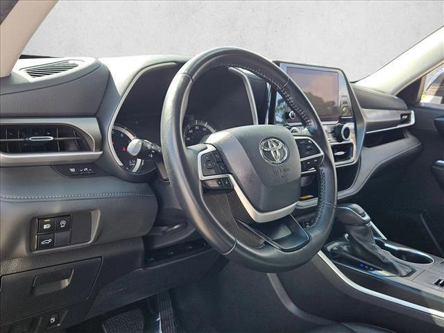 used 2024 Toyota Highlander car, priced at $33,548