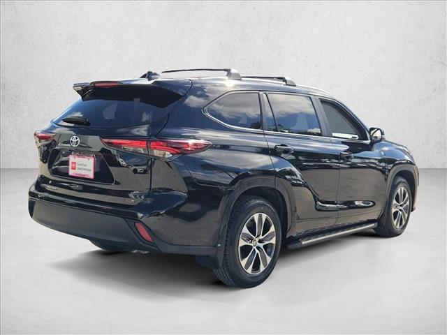used 2024 Toyota Highlander car, priced at $33,548