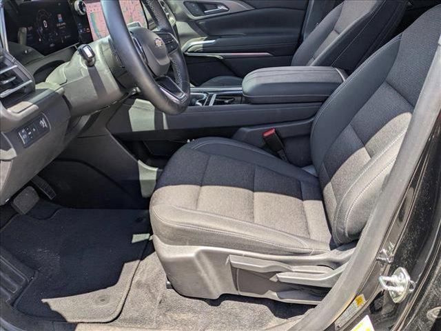used 2024 Chevrolet Traverse car, priced at $36,549