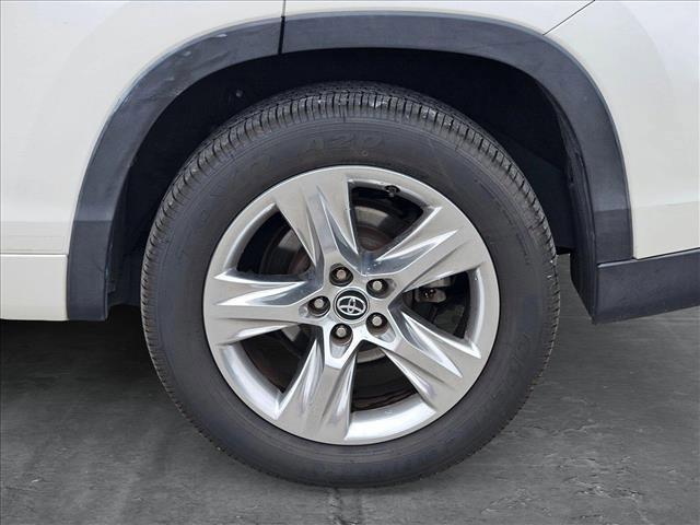 used 2018 Toyota Highlander car, priced at $25,998