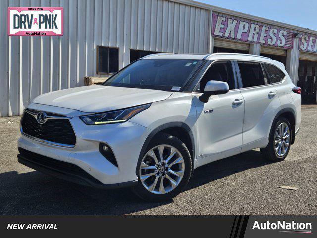 used 2020 Toyota Highlander Hybrid car, priced at $32,498