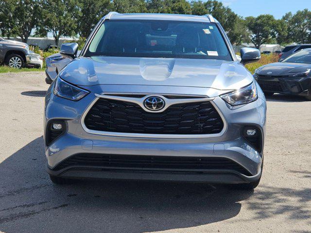 used 2023 Toyota Highlander car, priced at $33,198