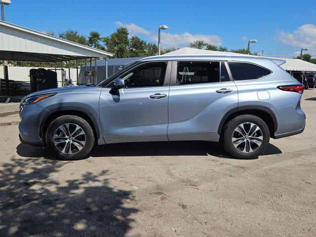 used 2023 Toyota Highlander car, priced at $33,198