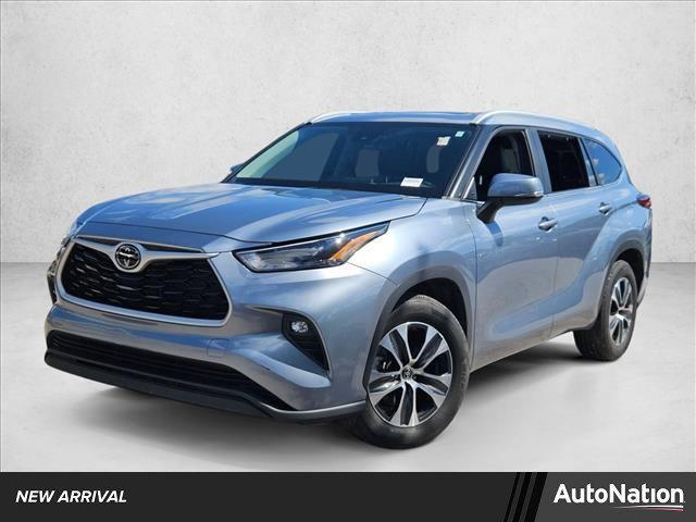 used 2023 Toyota Highlander car, priced at $33,198