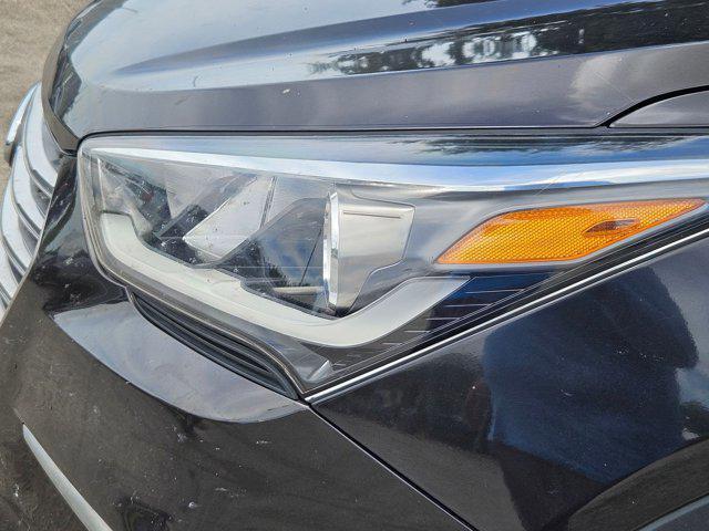 used 2017 Hyundai Santa Fe car, priced at $15,995