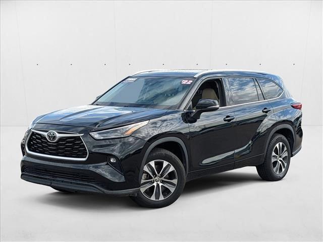 used 2022 Toyota Highlander car, priced at $27,660