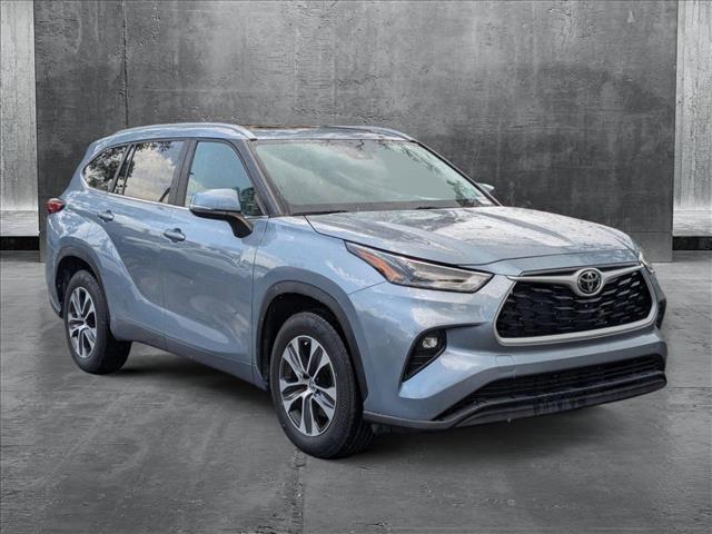 used 2023 Toyota Highlander car, priced at $39,620