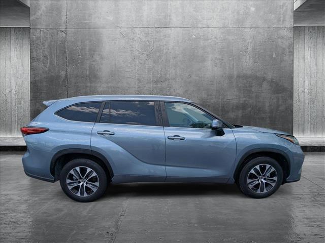 used 2023 Toyota Highlander car, priced at $39,620