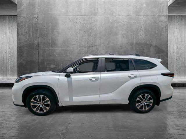 used 2024 Toyota Highlander car, priced at $42,398