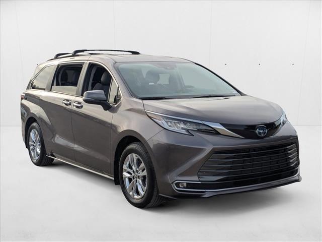 used 2024 Toyota Sienna car, priced at $44,386