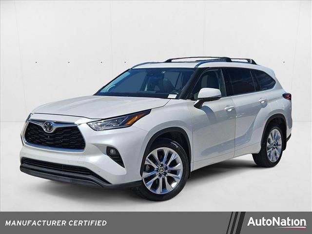 used 2022 Toyota Highlander car, priced at $33,996