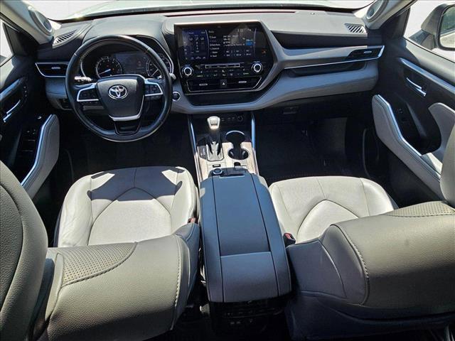 used 2022 Toyota Highlander car, priced at $33,996