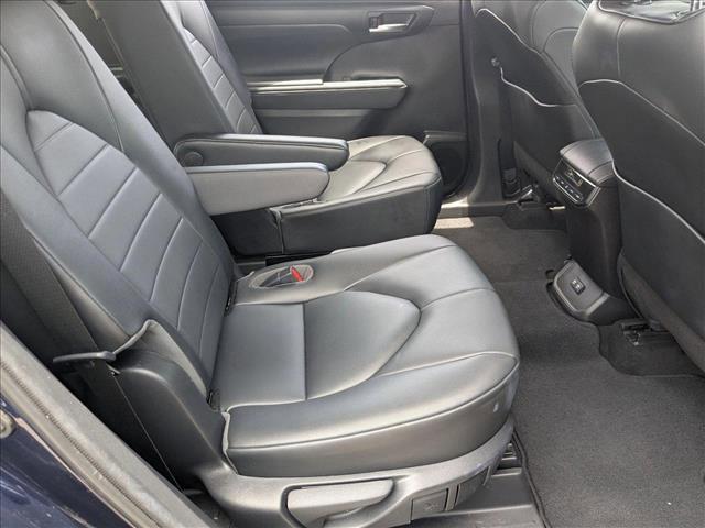 used 2020 Toyota Highlander car, priced at $27,403